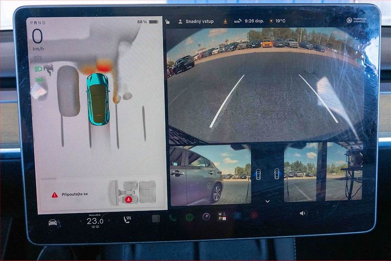 Tesla Model Y (2023) RWD LFP 60kWh, SoH 95% - fotka 16 z 23