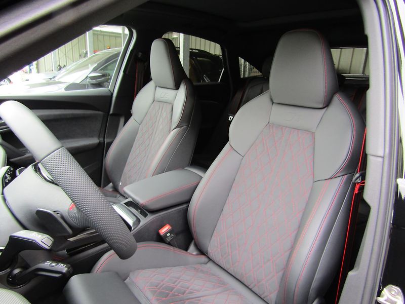 Audi Q5 (2025) 2,0 TDI quattro - fotka 19 z 30