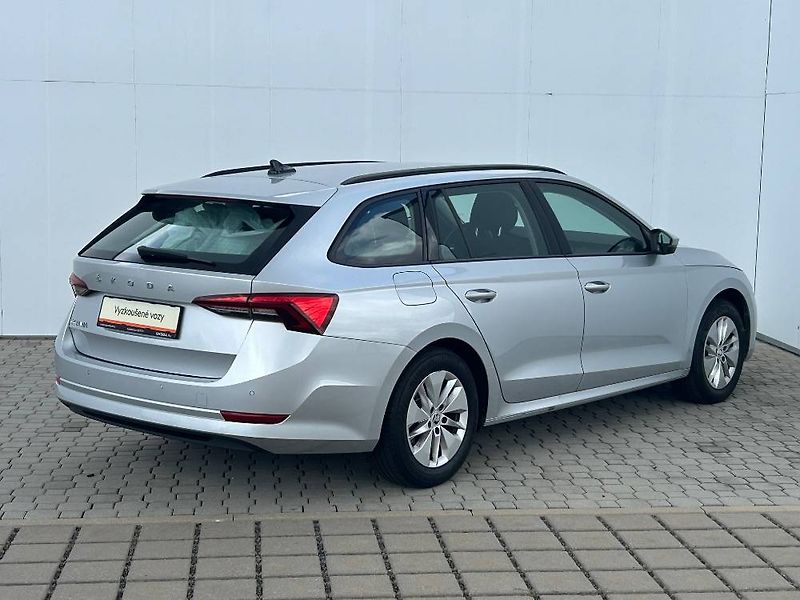 Škoda Octavia Ambition 6MP 2,0TDI - fotka 2 z 23