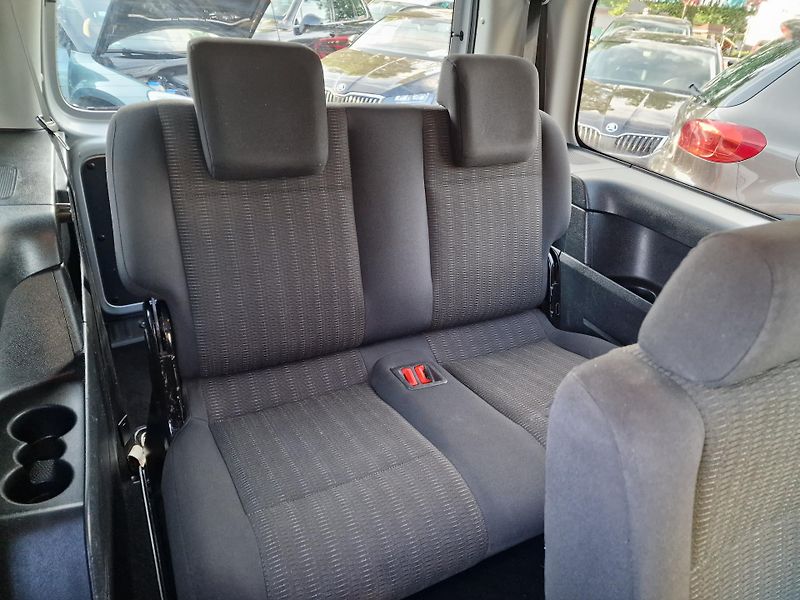 Volkswagen Caddy MAXI 2,0TDI 7MÍST NAVIGACE  - fotka 10 z 21