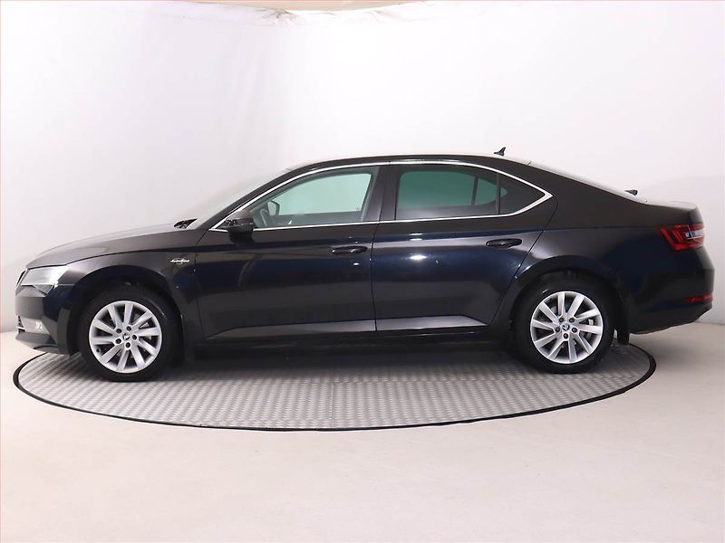 Škoda Superb (2016) Laurin&Klement 1.8 TSI - fotka 3 z 21
