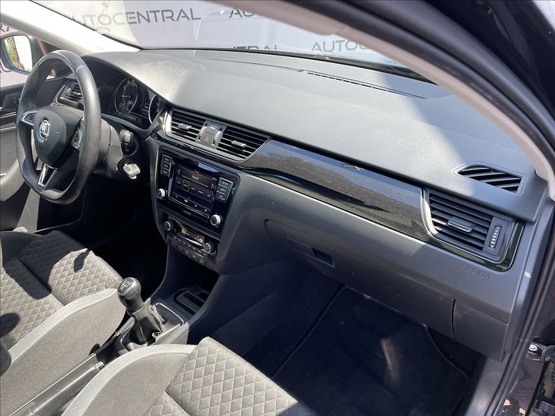 Škoda Rapid 1,0 TSi,serv.hist.,DPH,STK 3/2 - fotka 20 z 26