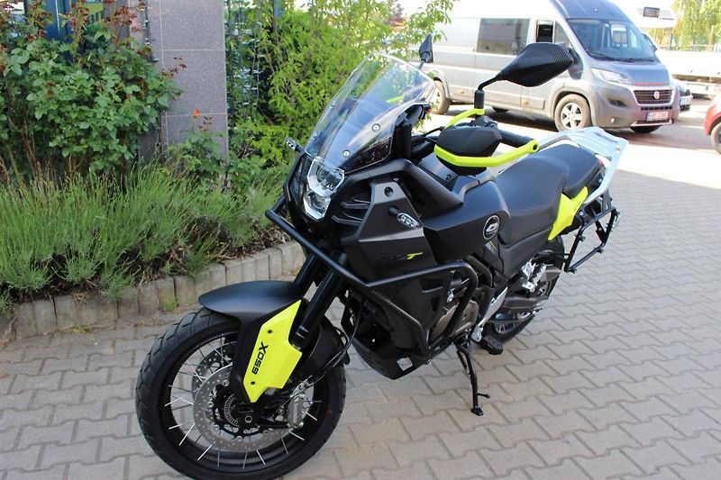 QJ Motor (2024) SVT 650 X NOVINKA 2024 SKLADEM - fotka 9 z 11