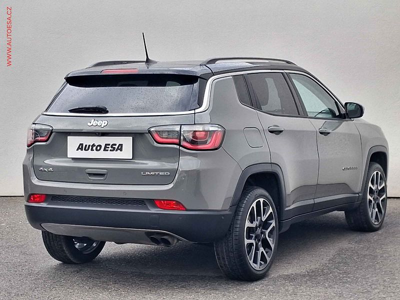 Jeep Compass (2019) 1.4 MultiAir 4X4, Limited - fotka 4 z 22