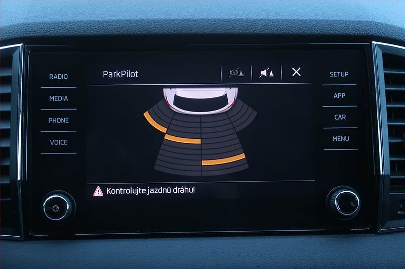 Škoda Karoq (2019) 1.6 TDI, Tempomat - fotka 17 z 25