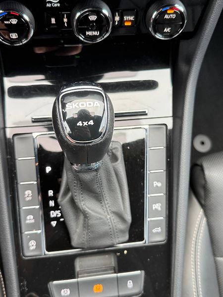 Škoda Superb (2023) III 2.0 TSI L&K 206KW 4x4  - fotka 23 z 23