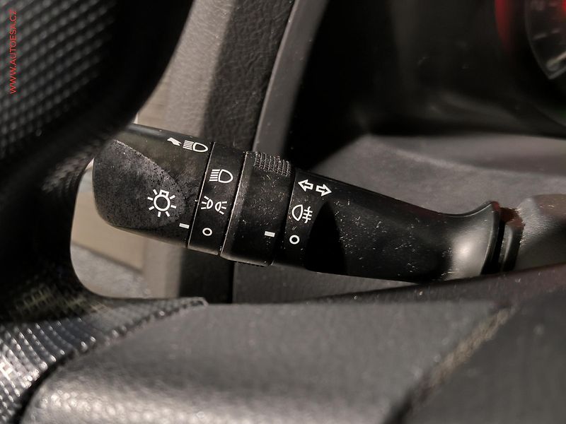 Toyota Auris (2015) 1.3 VVT-i, Cool, +kola - fotka 16 z 17