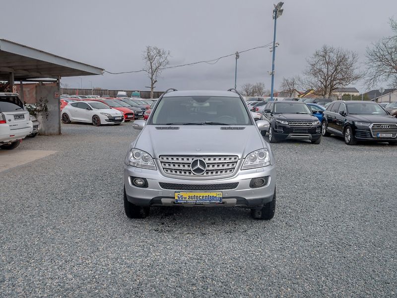 Mercedes-Benz Třídy M (2006) 350D 165KW 4Matic – KŮŽE - fotka 2 z 40