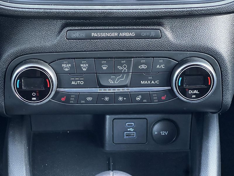 Ford Focus 1.5 EcoBlue Titanium X TZ DPH - fotka 13 z 25