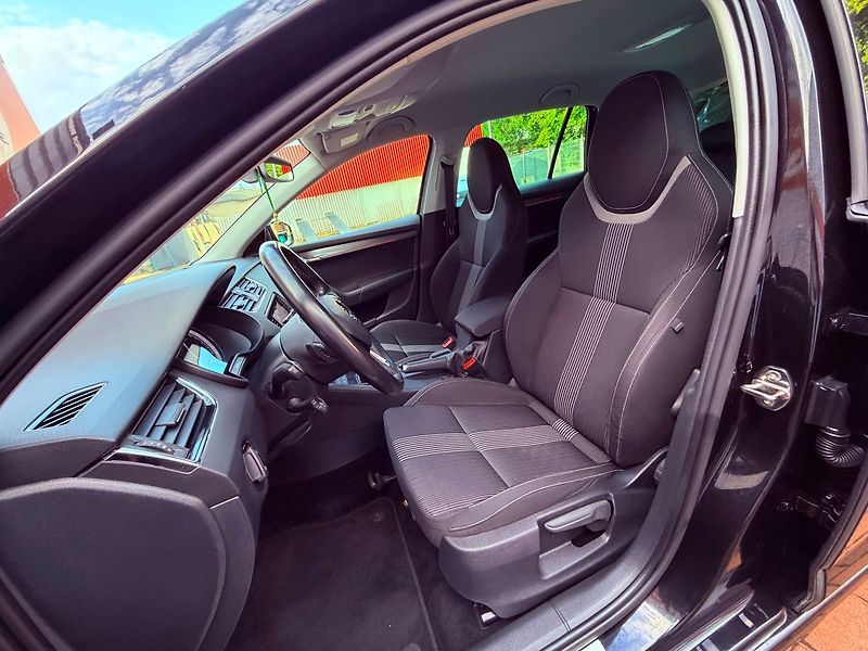 Škoda Octavia 1.4 TSi DSG Style, Serviska - fotka 15 z 32