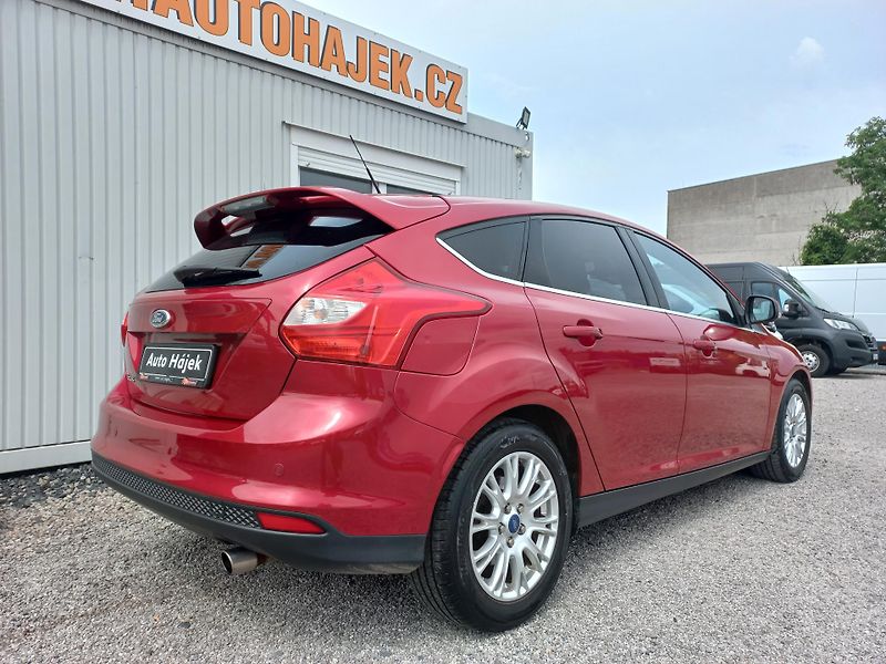 Ford Focus (2011) 1.6i 110kW  - fotka 8 z 22