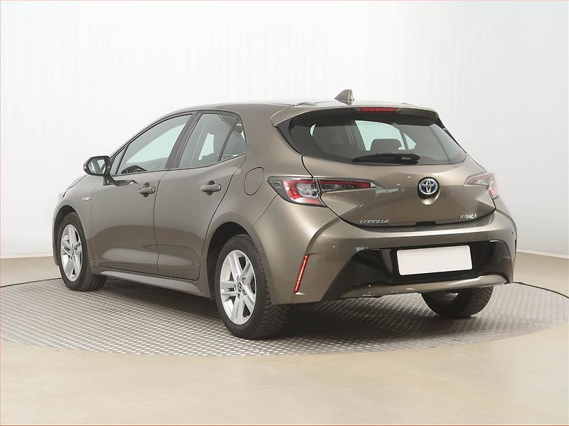 Toyota Corolla (2020) Style 1.8 Hybrid, Automat - fotka 4 z 18