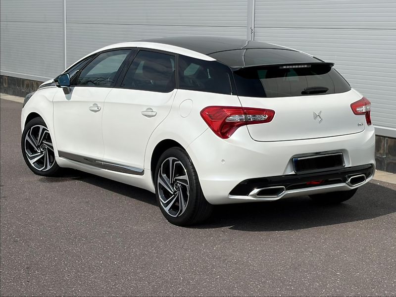 DS Automobiles DS5 (2016)  2.0HDi 133 kW AT - fotka 2 z 18