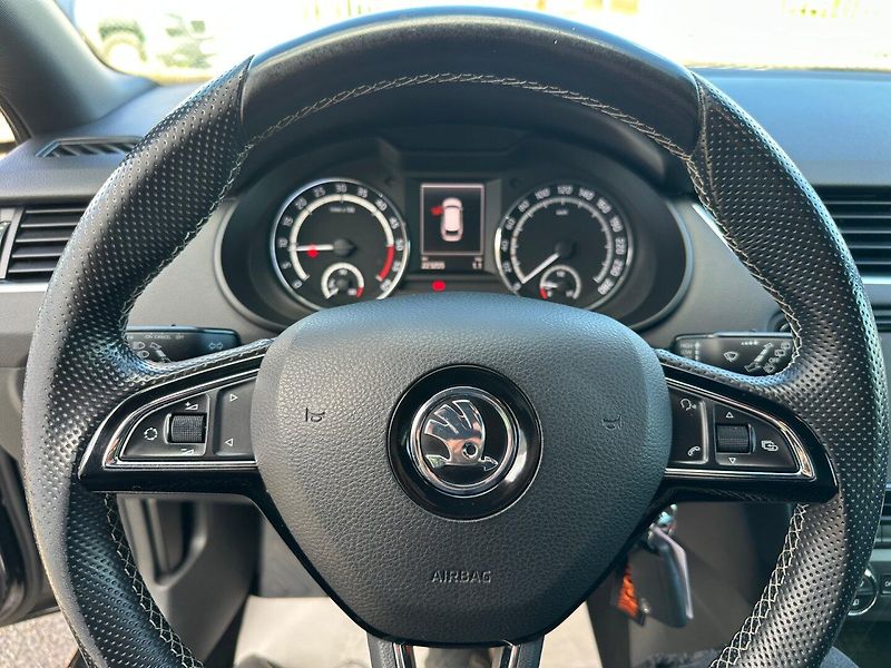 Škoda Octavia (2015) RS 2,0TDI 135Kw - fotka 17 z 32