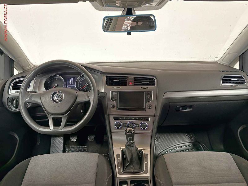 Volkswagen Golf (2015) 1.6TDi, 1.maj, AC, navi - fotka 8 z 15