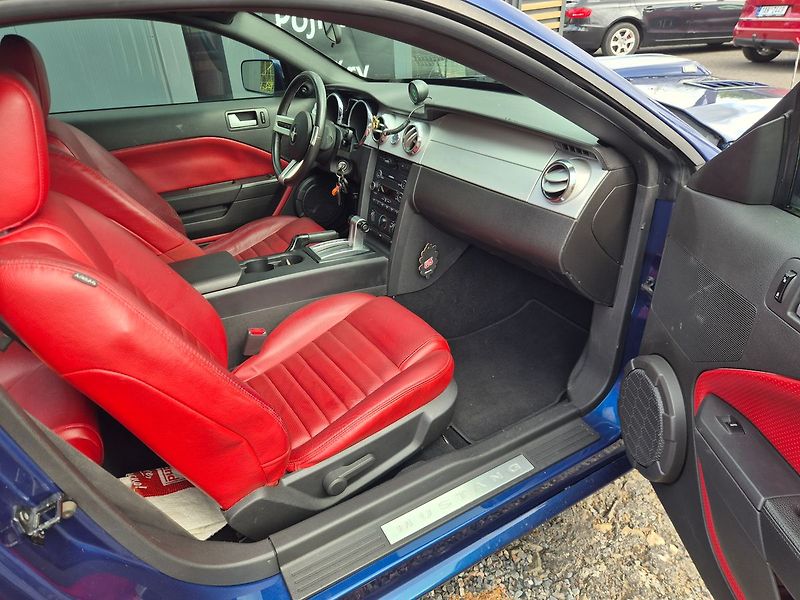 Ford Mustang GT 4.6 V8 - fotka 9 z 24