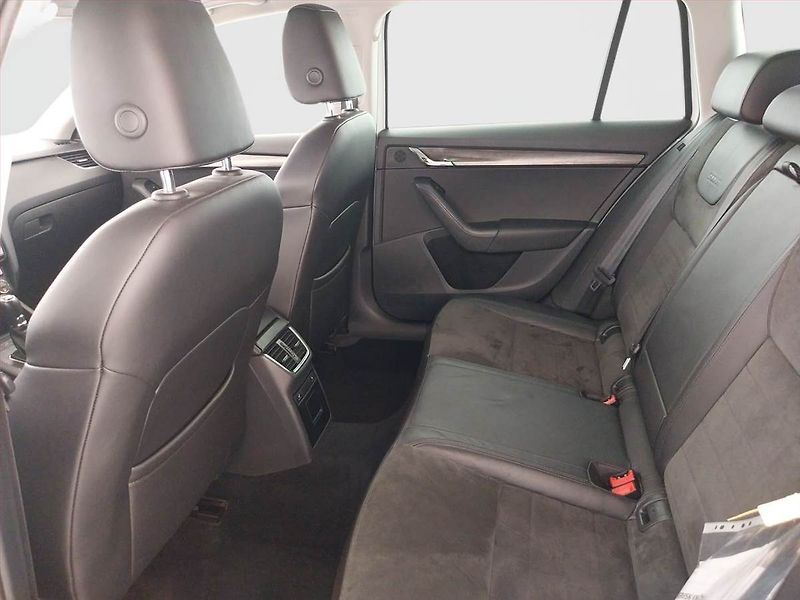 Škoda Octavia (2015) Scout 2.0 TDI, 4X4, Automat - fotka 10 z 22
