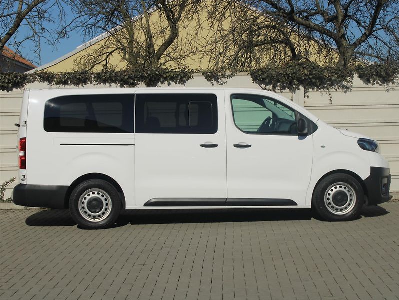 Toyota ProAce 2,0 D-4D 9míst L2 ČR 1.maj  Ko - fotka 7 z 22