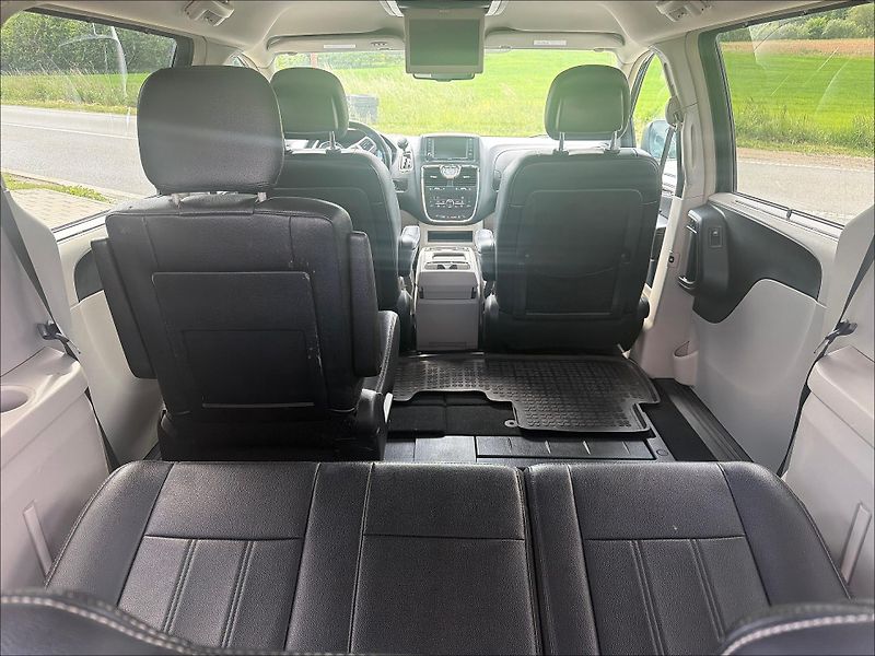 Chrysler Town & Country (2016) 3,6 Limited DVD 2016 - fotka 8 z 20