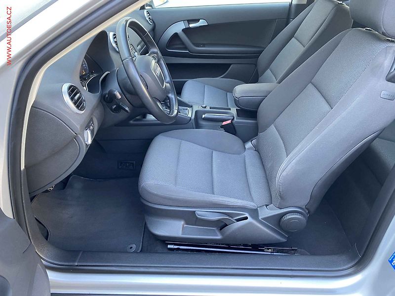 Audi A3 (2011) 1.2 TFSi, Attraction, výhřev - fotka 9 z 17