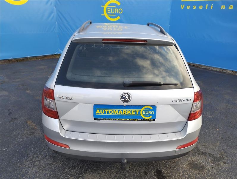 Škoda Octavia 1,2 TSI 77kW Elegance Combi - fotka 5 z 16