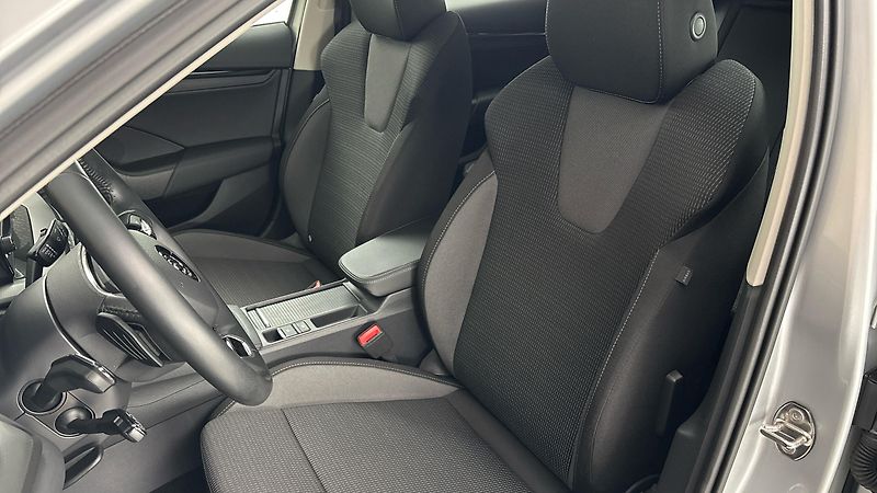 Škoda Octavia 2.0 TDI DSG Ambition - fotka 15 z 24