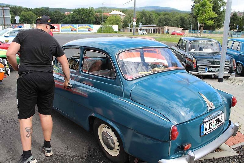 Škoda 120S.