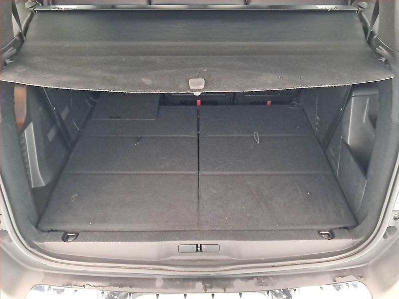 Peugeot 5008 (2023) PureTech 130 - fotka 14 z 22