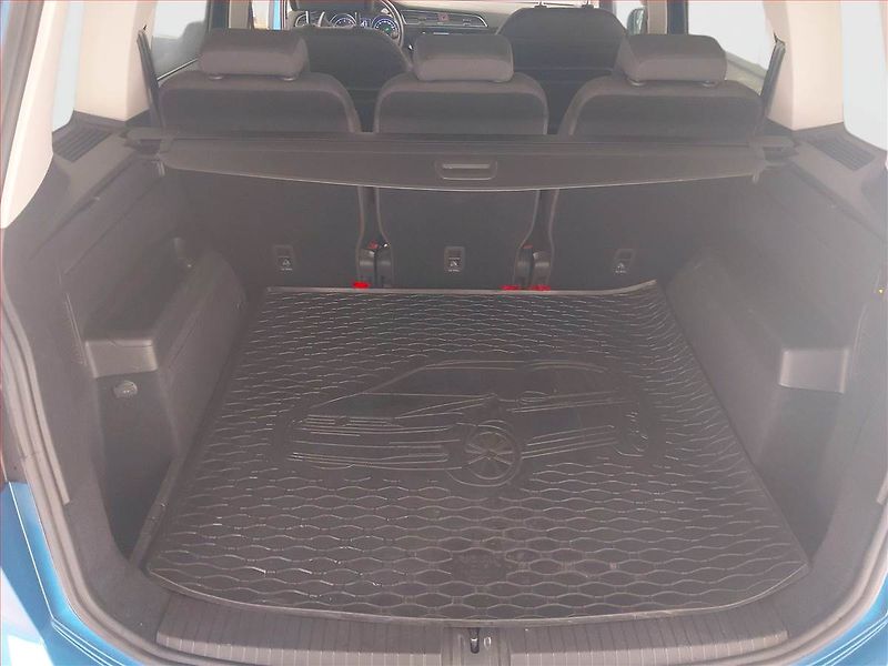 Volkswagen Touran (2020) 1.5 TSI - fotka 14 z 22