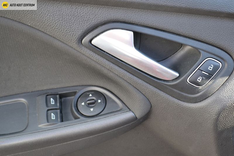 Ford Focus 1.6i - 77KW  TREND - fotka 32 z 39