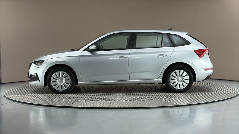 Škoda Scala 1.0 TSI Ambition - fotka 4 z 23