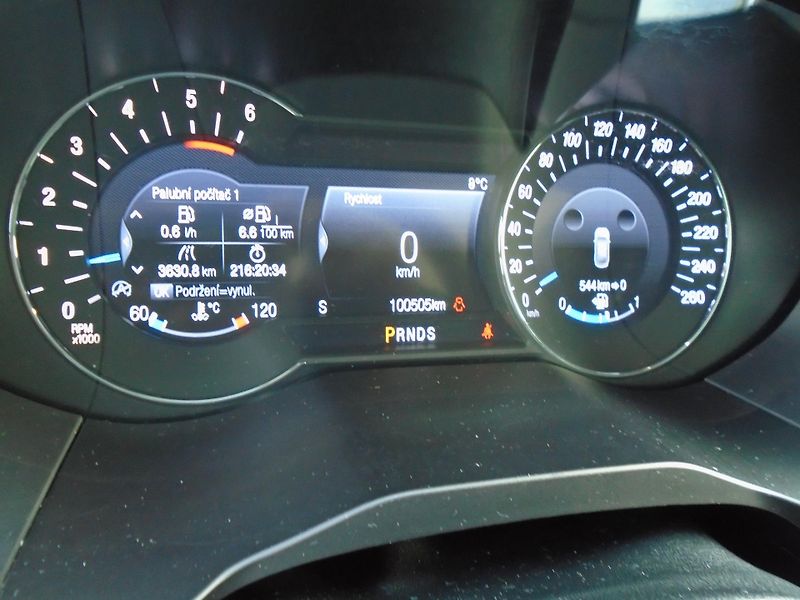Ford S-MAX 2,0EcoBlue 140kW Vignale 8AT 7 - fotka 22 z 46