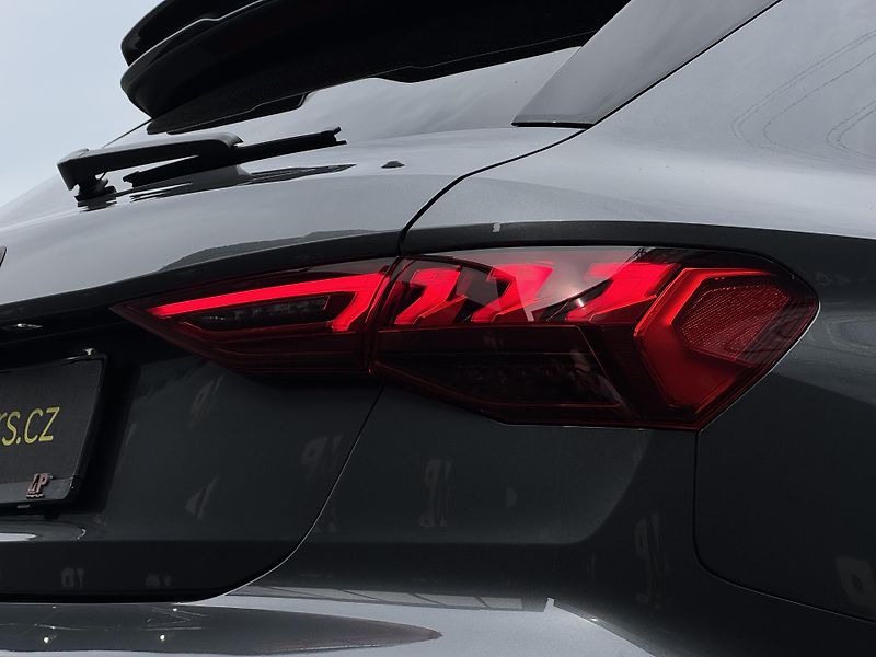 Audi RS 3 (2024) 2.5TFSi 294kW Quattro, Matrix  - fotka 42 z 57