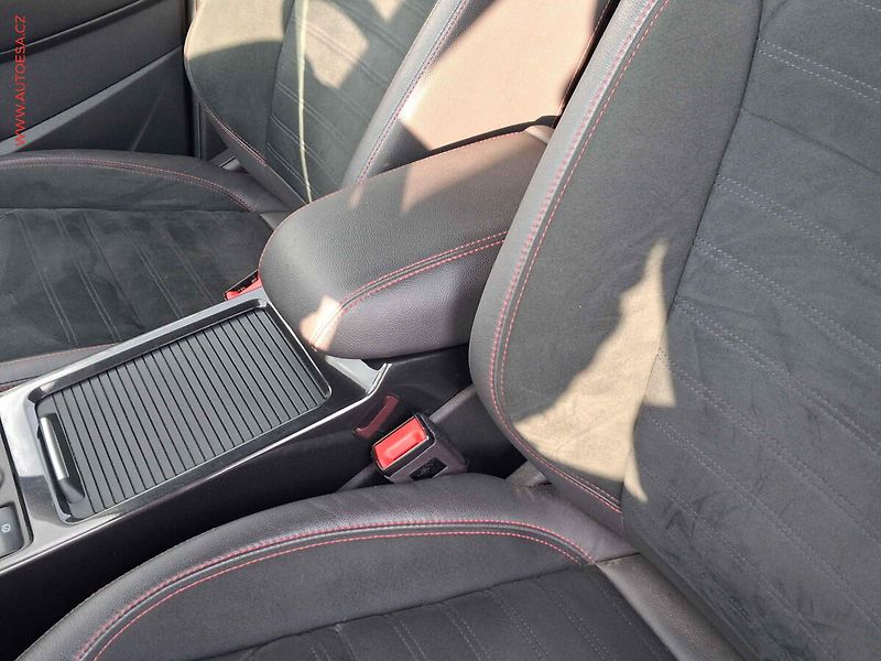 Ford Kuga (2019) 1.5i, Bixen, navi - fotka 20 z 23