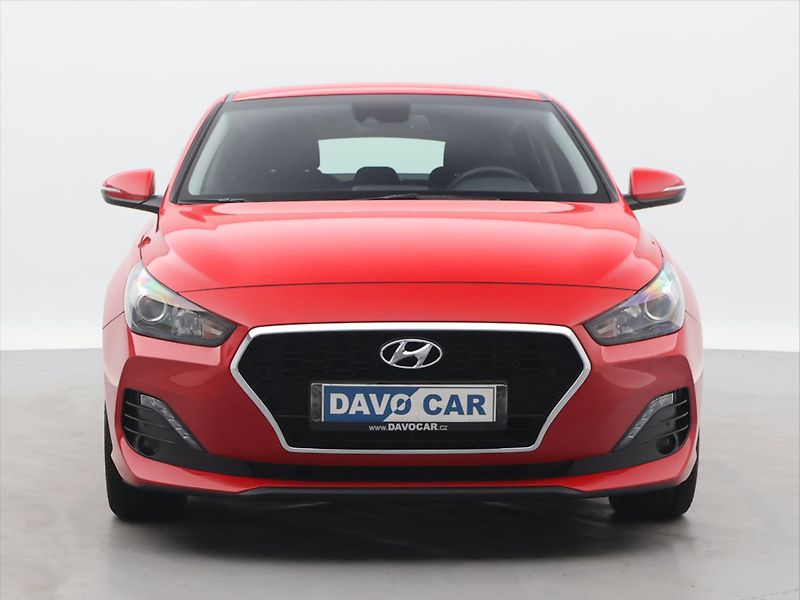 Hyundai i30 1,4 T-GDI 103 kW Style Fastbac - fotka 2 z 33