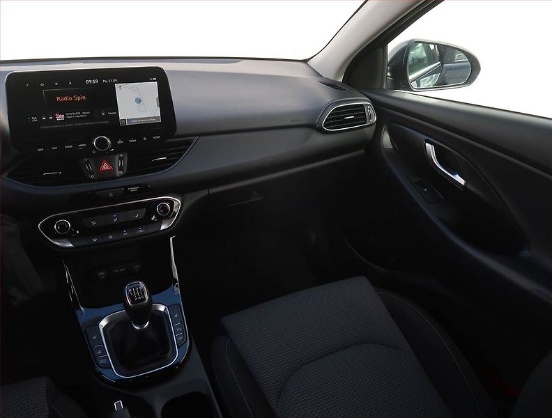 Hyundai i30 (2025) Family 1.5 T-GDI MHEV 48V - fotka 8 z 20