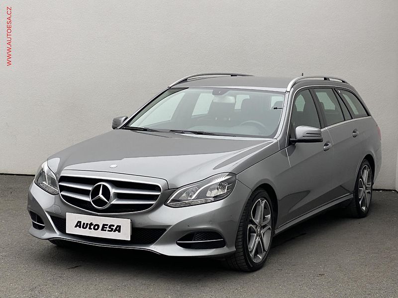 Mercedes-Benz Třídy E (2014) 2.2 CDi E250 4Matic, AT - fotka 3 z 21
