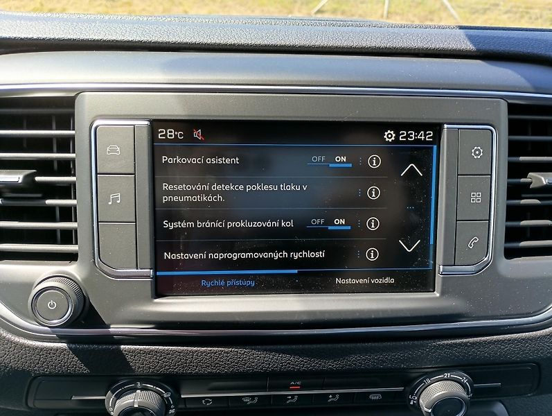 Peugeot Expert (2024)  Furgon L3 2.0 BHDi 145 MAN6 - fotka 15 z 21