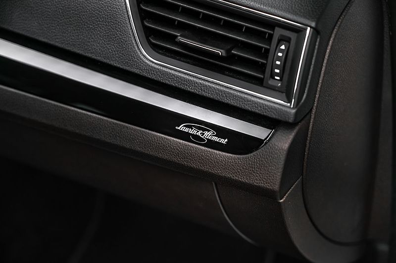 Škoda Superb Combi 2,0TSI L&K 4x4 DSG - fotka 23 z 26