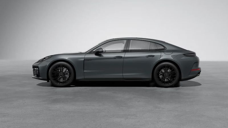 Porsche Panamera (2025) Turbo E-Hybrid - fotka 3 z 9