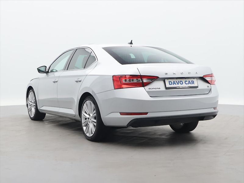 Škoda Superb iV 1,4 TSI 160kW Style DSG DPH - fotka 5 z 44