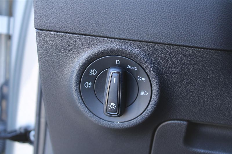 Škoda Karoq 1.6 TDI 85kW AMBITION DPH ČR - fotka 16 z 22