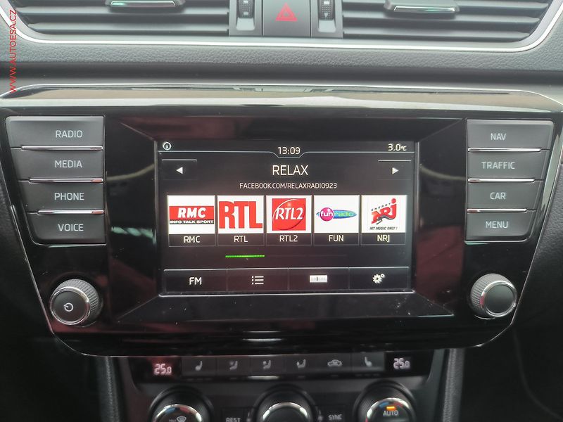 Škoda Superb (2015) 2.0 TDi, Style, DSG, bixen - fotka 12 z 25