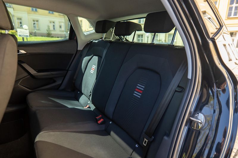 Seat Ibiza FR TSI DSG Panorama Kamera LED - fotka 14 z 35