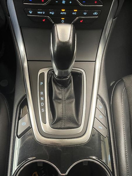 Ford S-MAX Titanium 132kW AT AWD, 7 MÍST - fotka 22 z 34