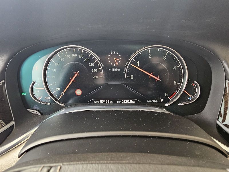 BMW Řada 7 750d xDrive - fotka 27 z 37