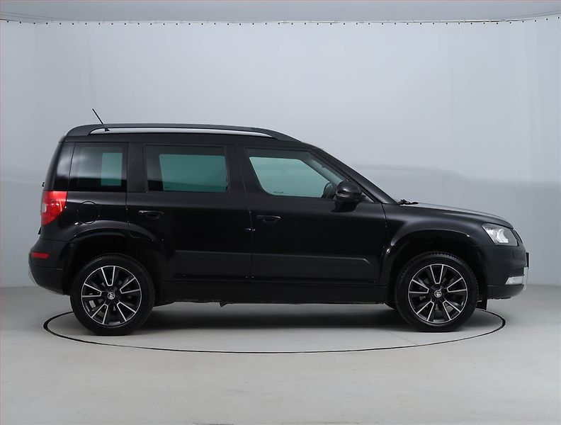 Škoda Yeti (2016) 1.2 TSI, Automat, Bi-Xenony - fotka 6 z 17