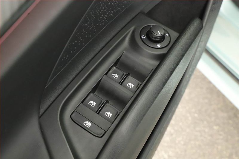 Škoda Enyaq (2022) Sportline 60 (62 kWh), SoH 91% - fotka 21 z 24