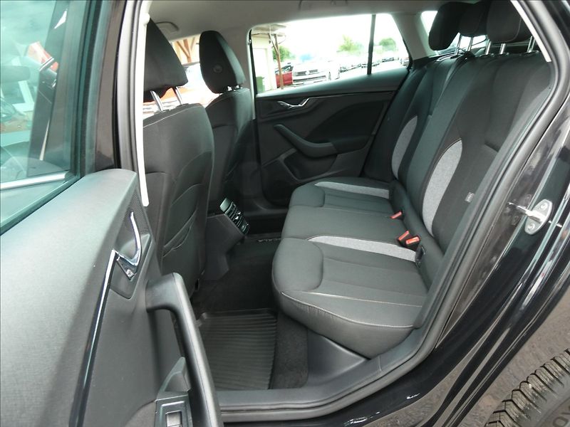 Škoda Scala 1,0 TSi DSG 1.maj,TOP SELECTIO - fotka 24 z 45