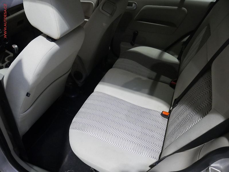 Ford Fusion (2005) 1.6TDCI, ČR, AC, STK11/27 - fotka 10 z 16